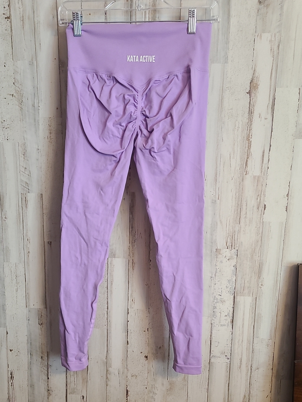 KATA ACTIVE Lavender Scrunch-Back Leggings